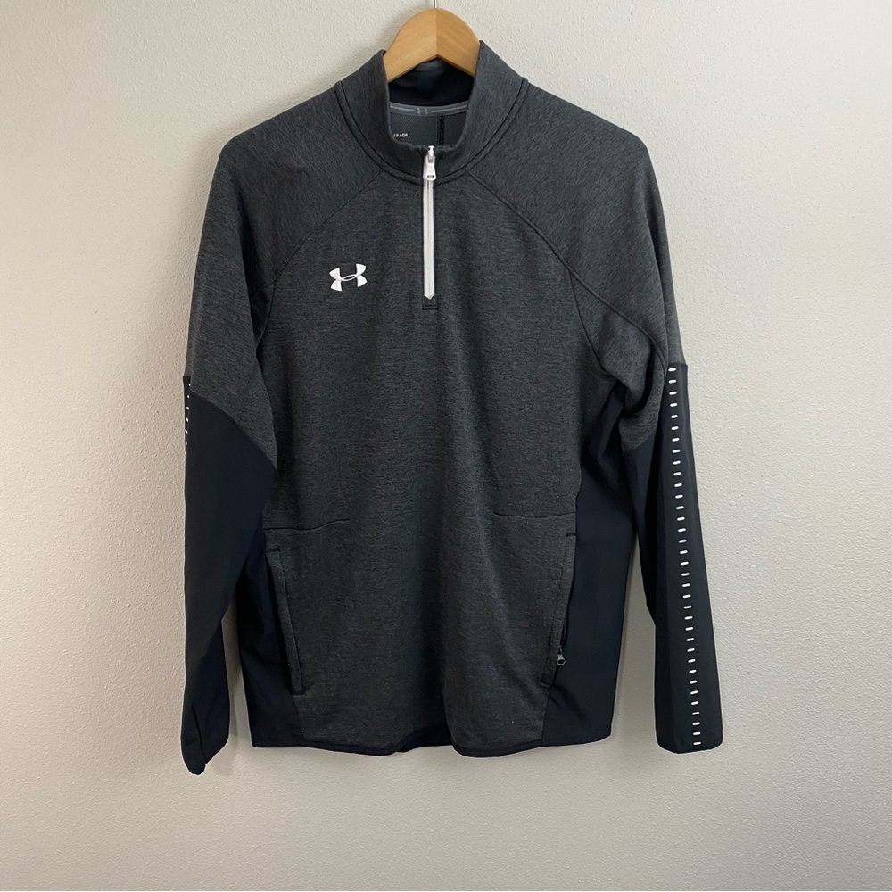 Under Armour Loose Grey Black Pullover Sweatshirt Reflective Woman’s Size Small